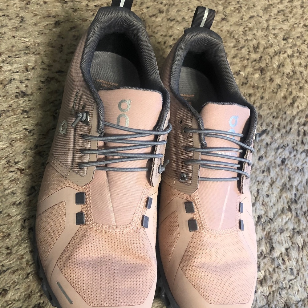 Women’s On Running pink/gray sneakers , 8.5,  great condition